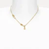 Collar con colgante de imperdible