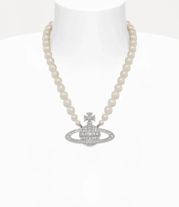 Collar Man. Bas Relief Pearl Collar Man. Bas Relief Pearl